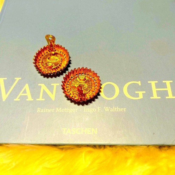 Chanel Rare Vintage Earrings Made in France - Picture 2 of 6